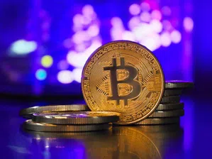 Пазарът се люлее между зрялостта и спекулативните наративи