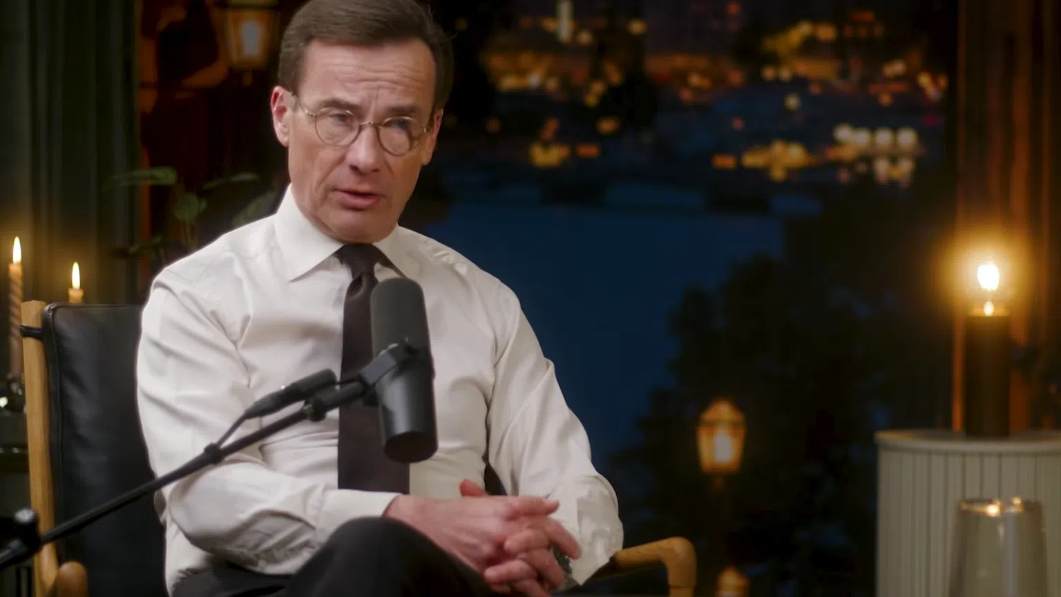 Здравей Улф чува се мъжки глас през телефонния секретар на