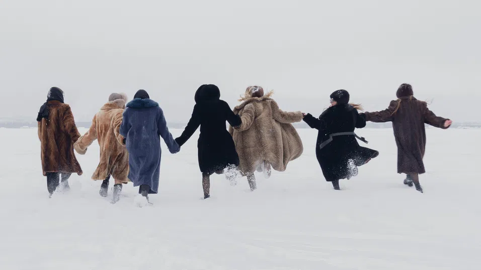 Лукс без вина или просто ново прикритие? Модата уби кожата веднъж, но днес я носим отново