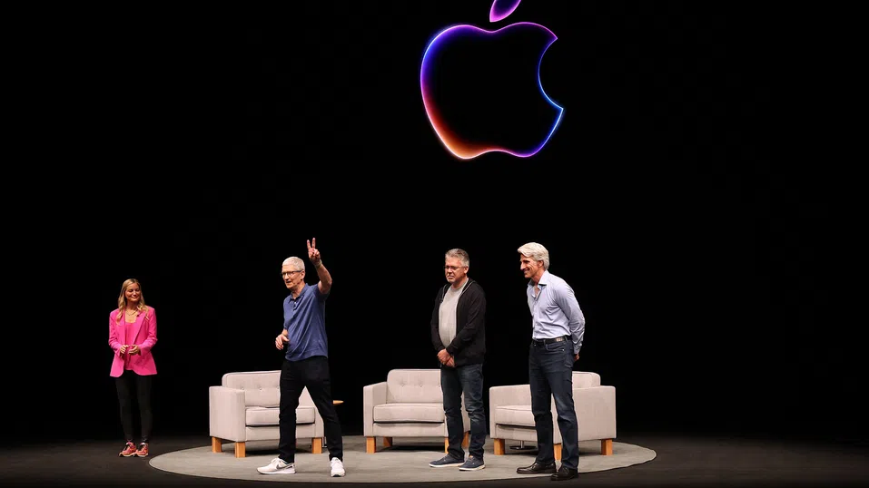 Стратегическа рокада: Шефът на AI отдела в Apple се оттегля от поста си