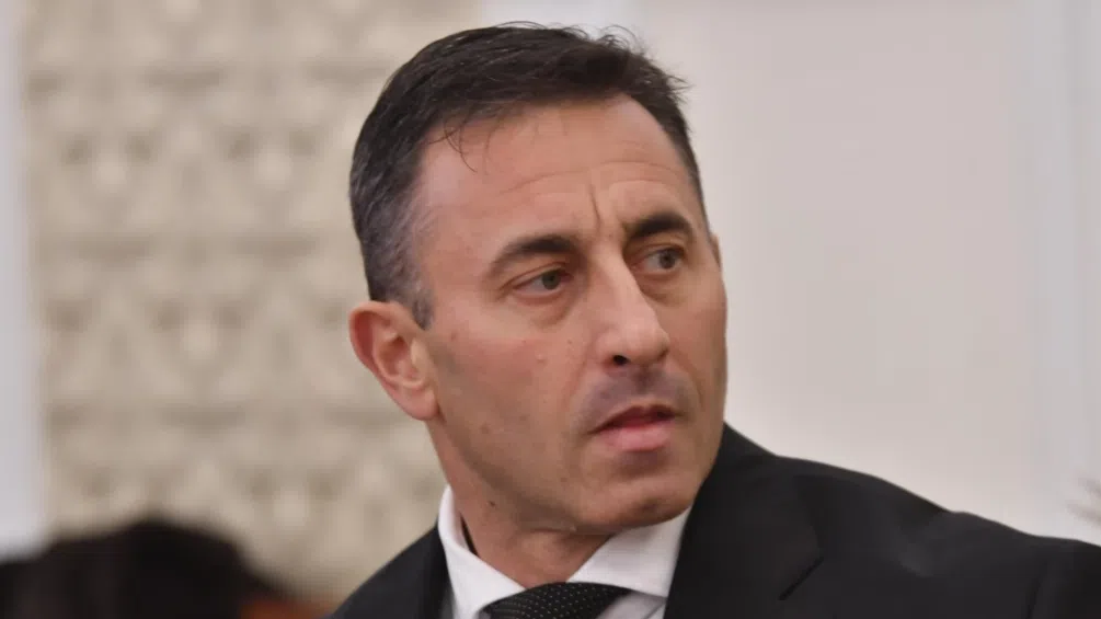 Румен Спецов пое официално контрола върху дружествата на Лукойл в България