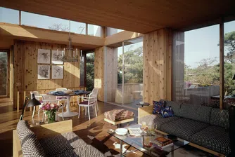 „Направени за секс“: Палатите на хедонизма край Ню Йорк и нарцисистът, който ги създаде