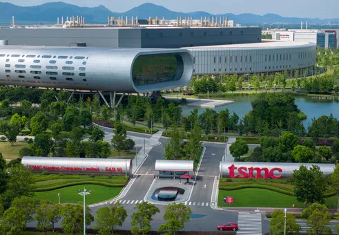 Уолстрийт на зелено след силния отчет на TSMC, AI акциите отново поведoха пазара