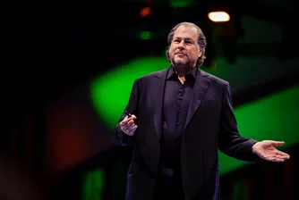 Изкуственият интелект вече заменя белите якички. Анализатори предупреждават: „Това е едва началото“.