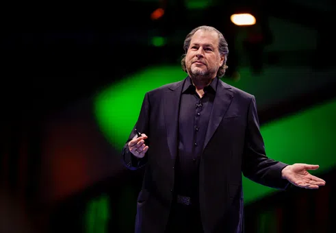 Шефът на Salesforce: AI е „просто характеристика на стоката“