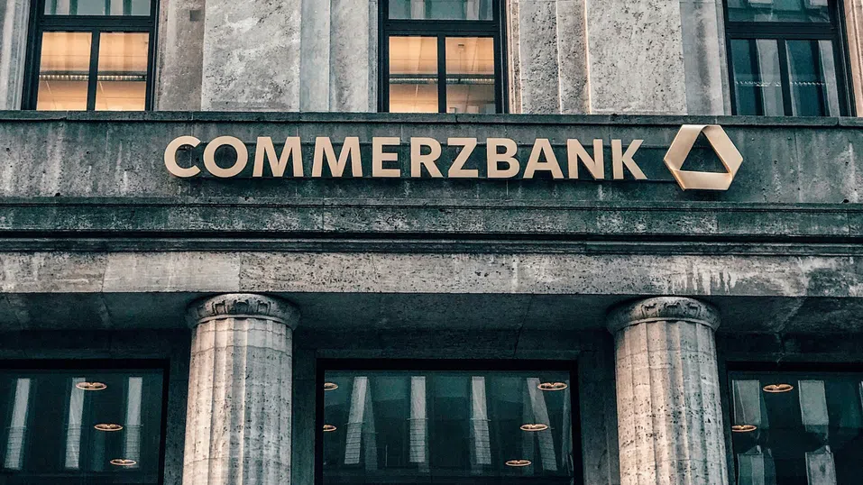 UniCredit придоби 4,5% от акциите на Германия в Commerzbank
