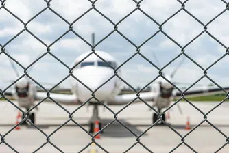 Ограниченията засягат въздушните граници на двете държави съответно с Украйна и Беларус, и Русия и Беларус