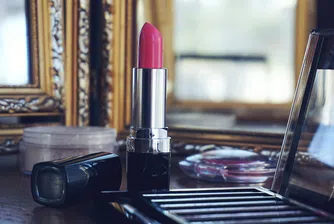 Червило за $160 от Louis Vuitton: Луксът се прицелва в ниски ценови категории