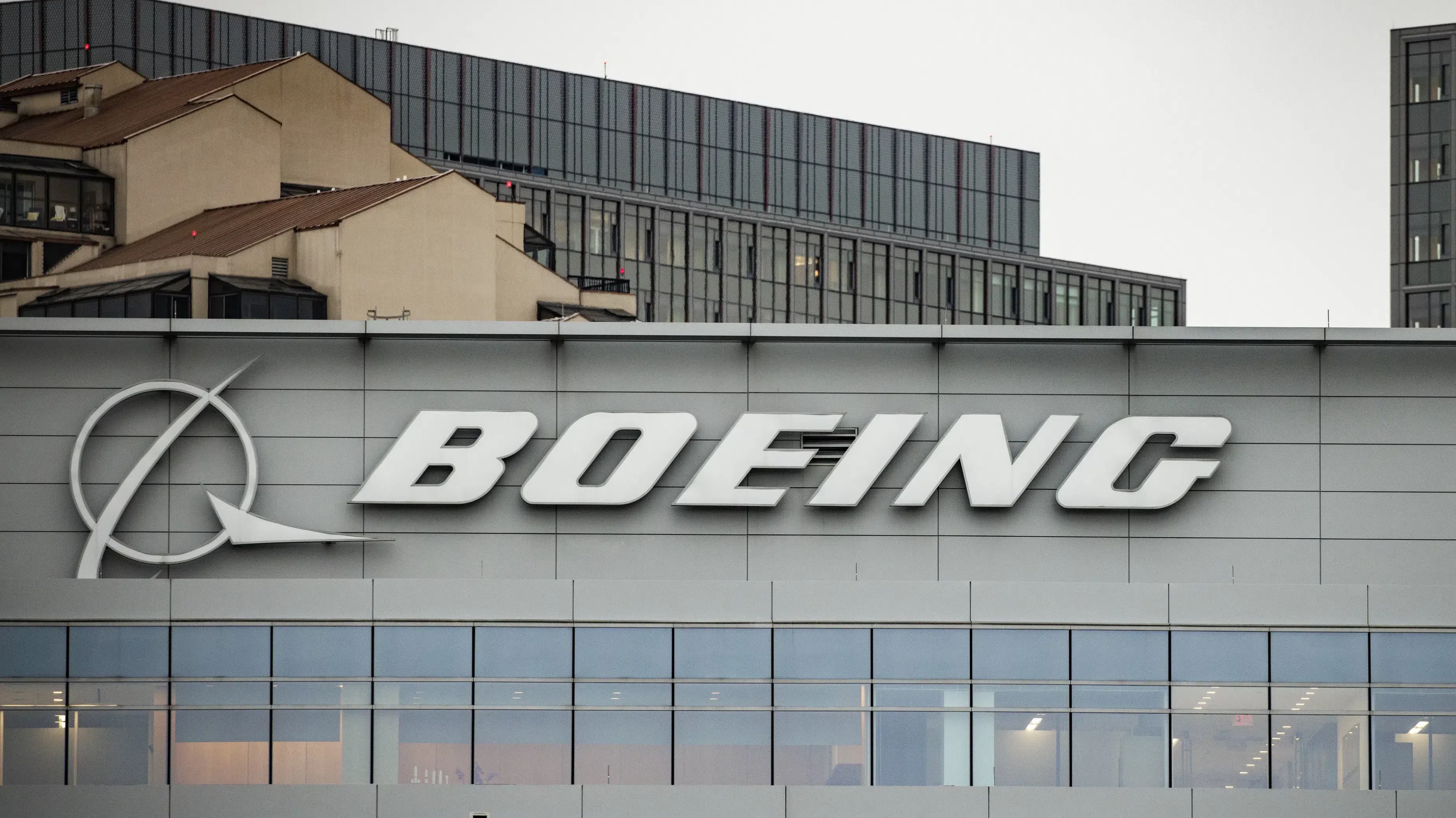 Пореден удар за Boeing: 17 000 съкратени работни места, забавяне на доставки и нарастващи загуби