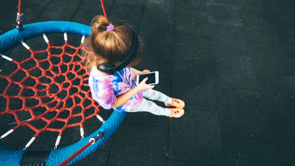 На границата между дигитално и реално – Поколението Алфа, което иска справедливост и край на войните