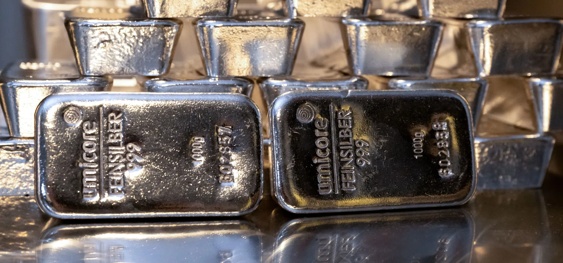 Среброто е във възходяща серия тази година като металът повече