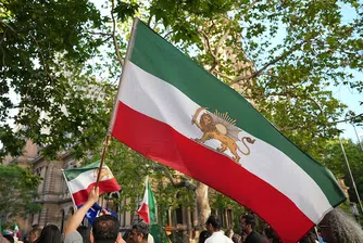 Тръмп обмисля военна намеса в Иран на фона на стотици жертви при масовите протести