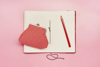 Възходът на „аналоговата чанта“ – модният отговор на прекаленото време пред екрана