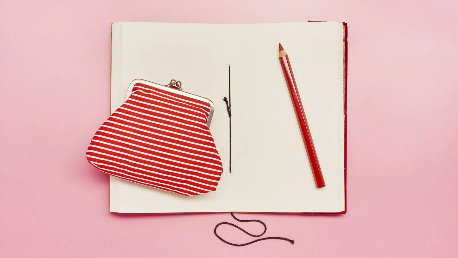 Възходът на „аналоговата чанта“ – модният отговор на прекаленото време пред екрана