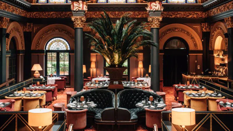 Хотел в Белфаст пусна "променящ живота" коктейл за £1000