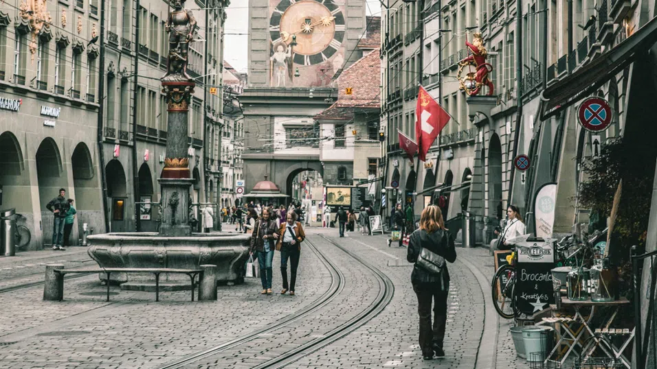 Швейцария ще гласува по предложение на крайната десница за ограничаване на населението до 10 милиона