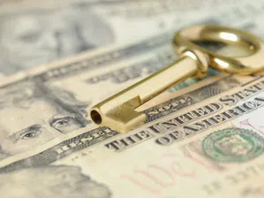 Защо златото не поскъпва след конфликта с Иран – и накъде може да се насочи цената му