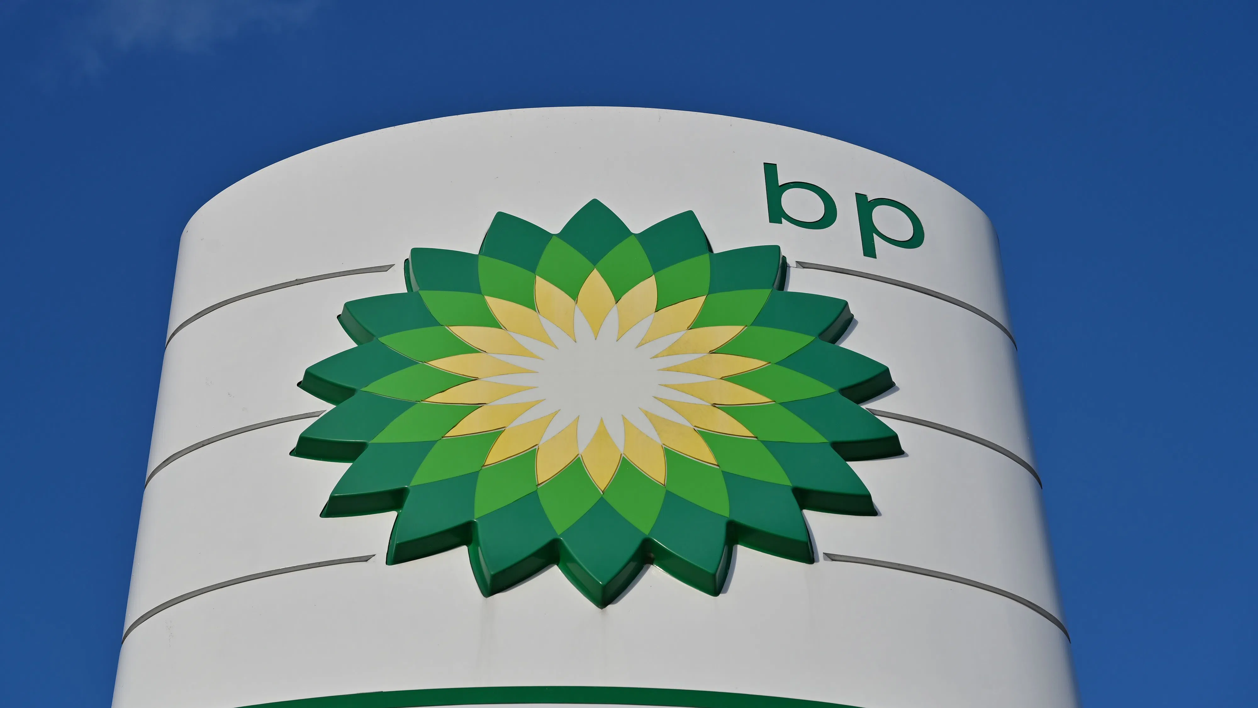 Държавната петролна компания на Абу Даби е проявила интерес към British Petroleum