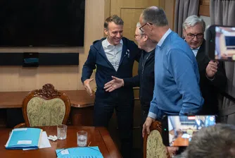 Дезинформация: Елисейският дворец отрече, че Макрон е носил пакетче кокаин в Киев