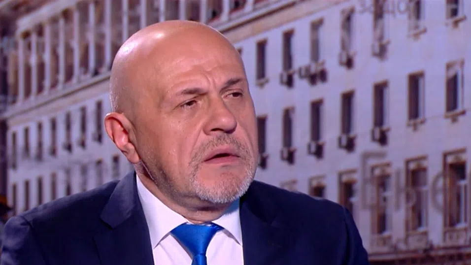 Вицепремиерът Томислав Дончев смята, че предложението за референдум за еврото допълнително разделя българското общество