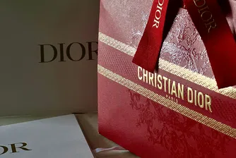 Нечовешки условия и труд? Как се произвеждат чантите Dior за 2600 евро