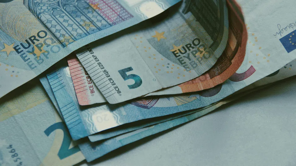 Tavex: Повишеното търсене на евро у нас не е знак за недостиг, а част от нормален процес