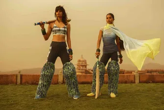 Създадена съвместно с базираната в Делхи марка NorBlack NorWhite, колекцията обувки и облекло „приканва жените да спортуват“, като същевременно отбелязва „индийската култура и майсторство“