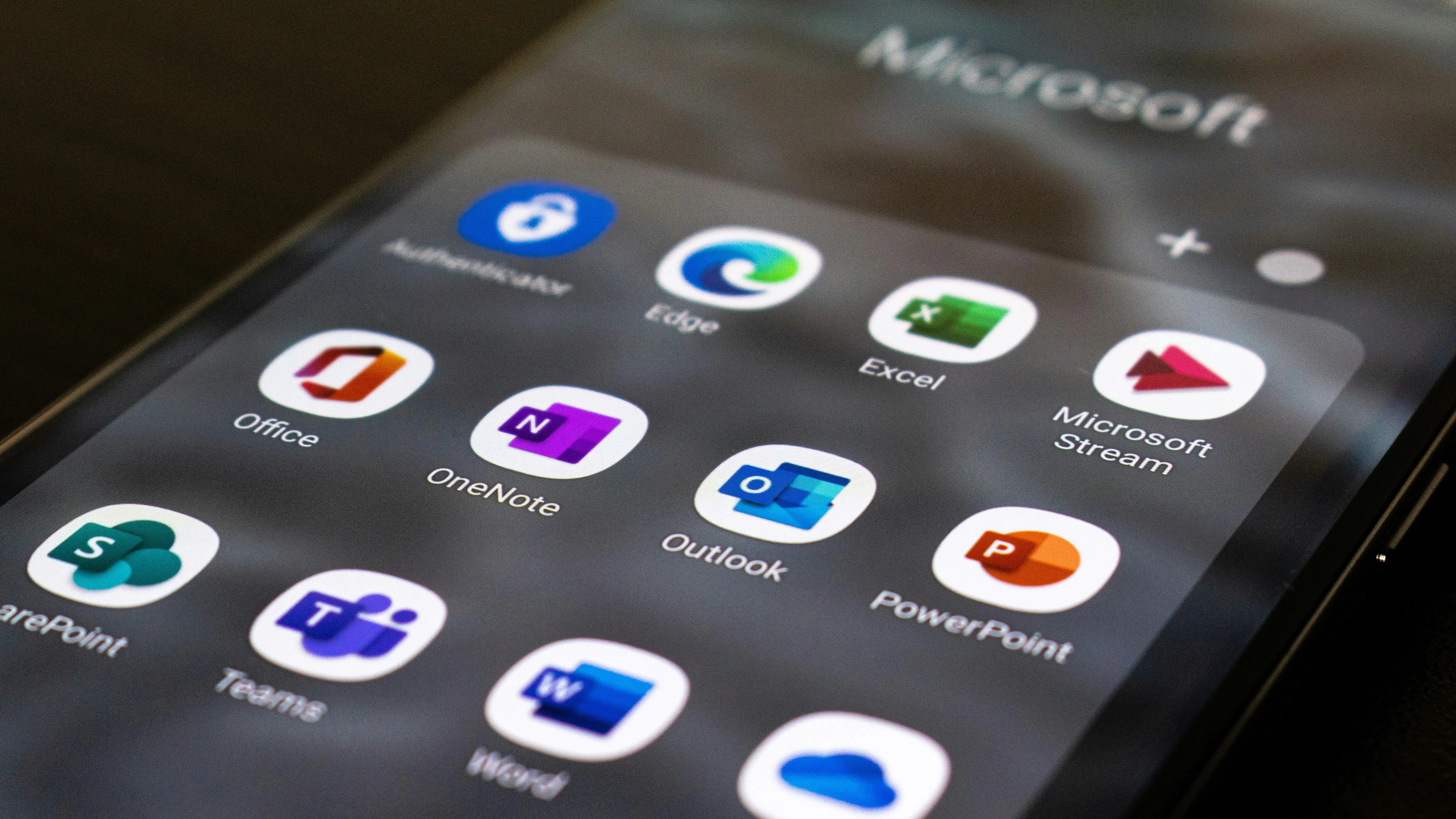 Microsoft избегна солена глоба от ЕС с договор за разделяне на Teams