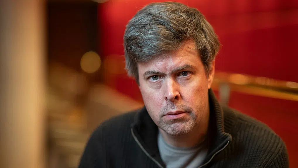 Дейвид Салай и романа Flesh – брутално честен разказ за тялото, мъжествеността и трагедията на един имигрант