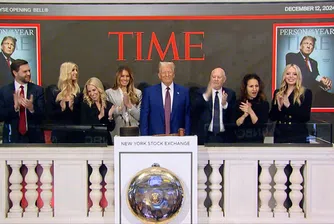 Time обяви Доналд Тръмп за личност на годината за втори път. Той отпразнува, удряйки звънеца на NYSE