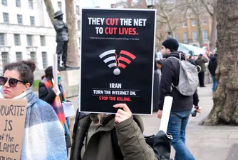 Екосистема от контрабандни технологии поддържа последната връзка на Иран с интернет света