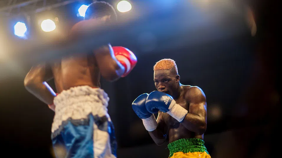 Уличен университет за шампиони: Историята на един беден квартал в Гана, който създава велики боксьори