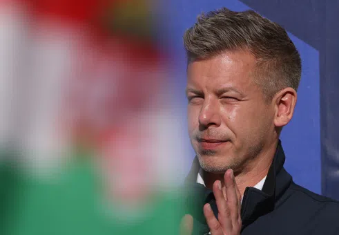 Някога вдъхновен от Орбан, днес слага край на властта му: Кой е Петер Мадяр