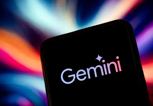 Google иска да превърне Gemini в ядрото на Android преди AI рестарта на Apple