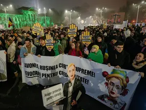 Шест месеца след разкритията за корупция Румъния все още е изправена пред криза в съдебната система