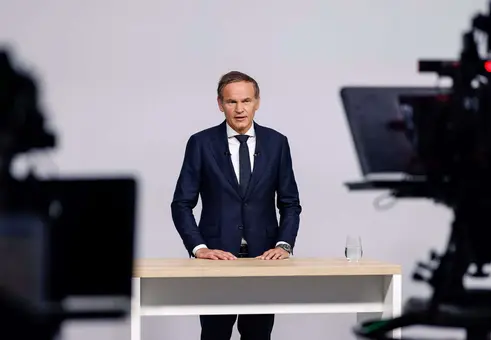 Страх и компромис: Как Volkswagen постигна сделка за най-голямата реформа в историята си