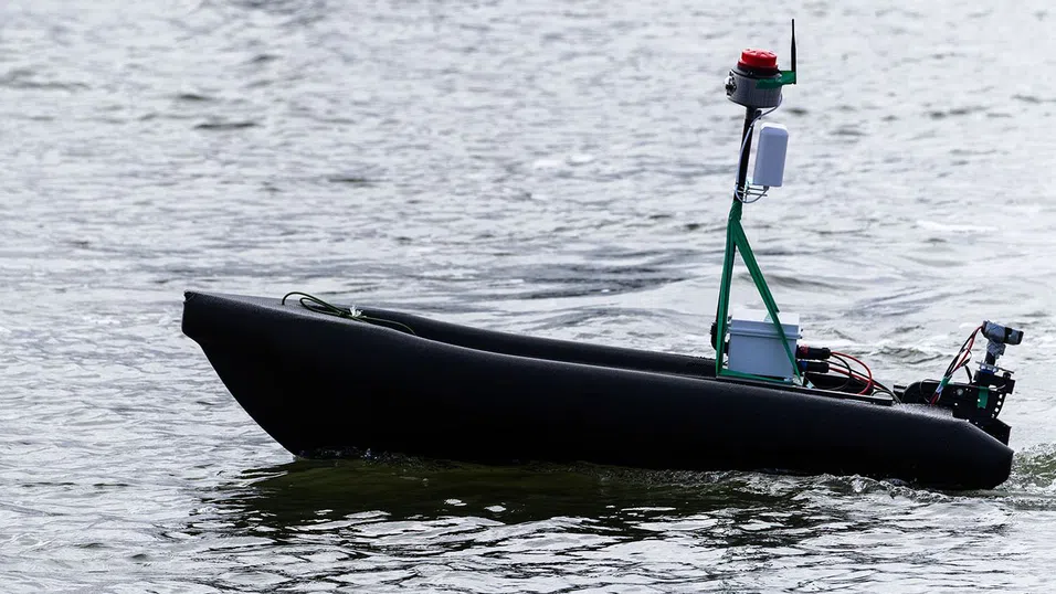 НАТО обучава специалните си части да конструират автономни плавателни дронове