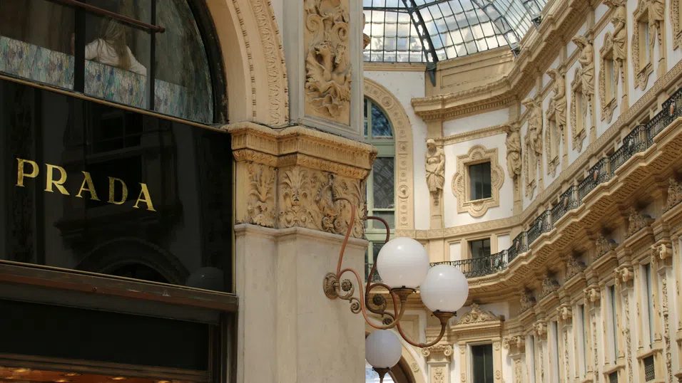 Prada: Листването в Милано още е на масата
