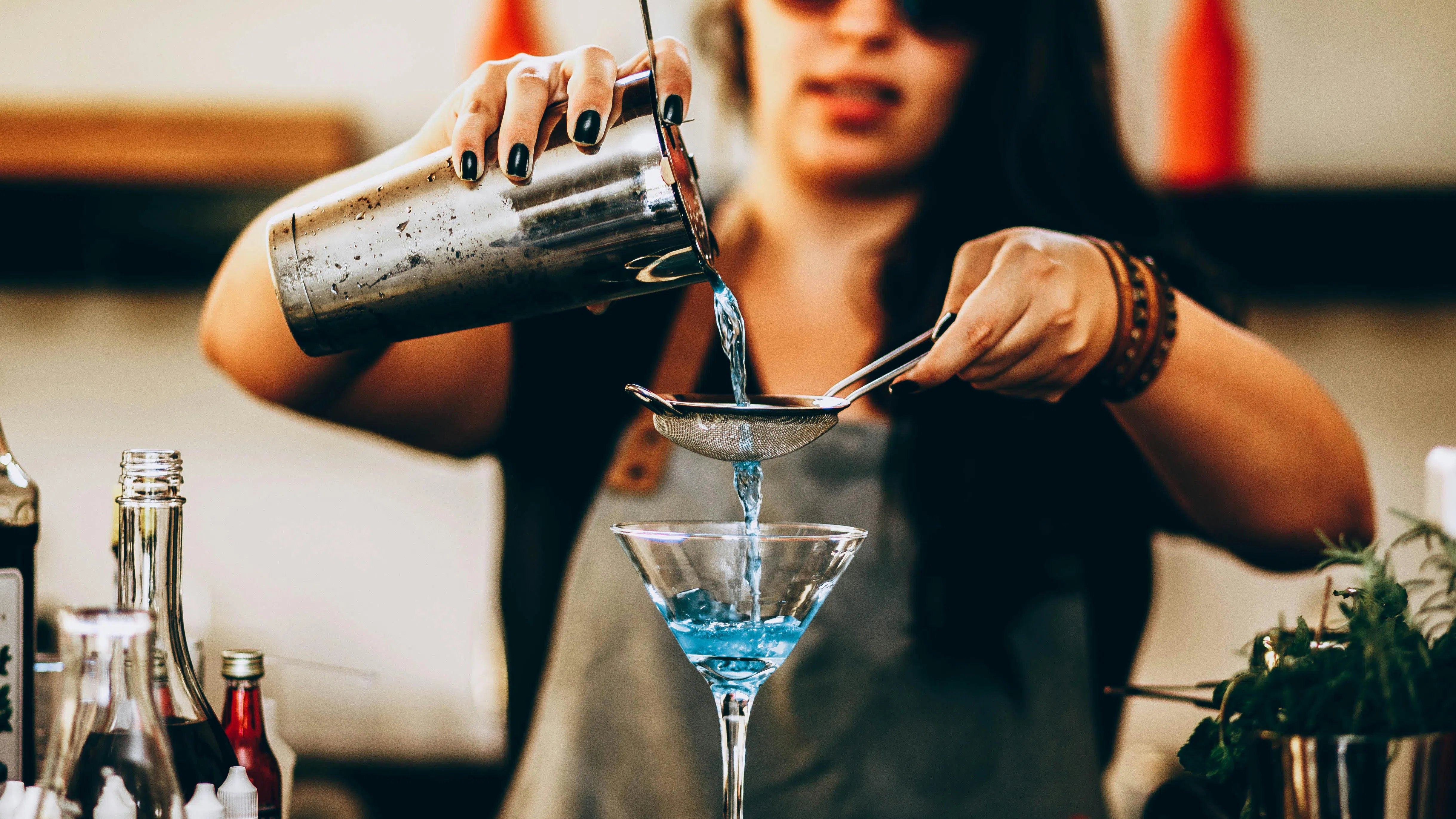 Безалкохолните напитки не могат да се продават като „джин“, постанови Върховният съд на ЕС