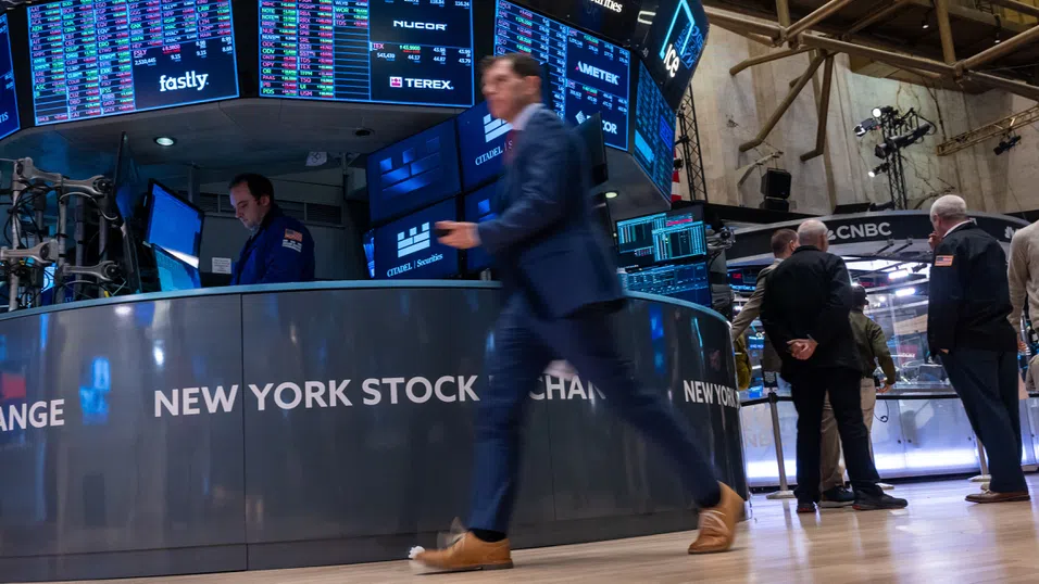 S&P 500 отбеляза най-добрата си седмица от два месеца, Биткойн надхвърли $105 000