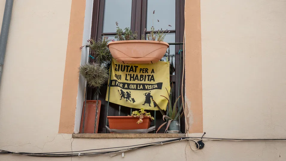 Испания планира да се справи с жилищната криза със 100% данък върху имоти, купени от чужденци