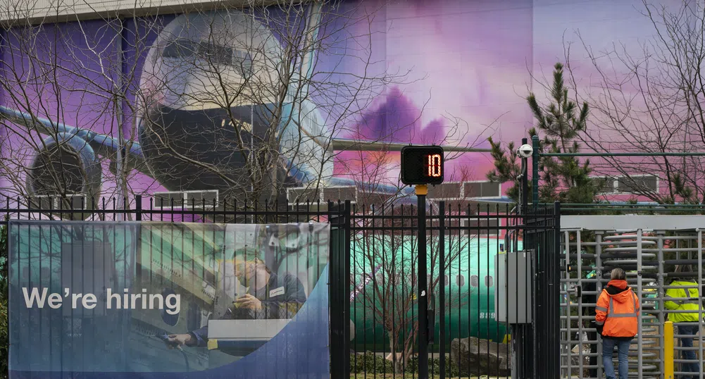 Служителите на Boeing планират да поискат увеличение на заплатите с 40%