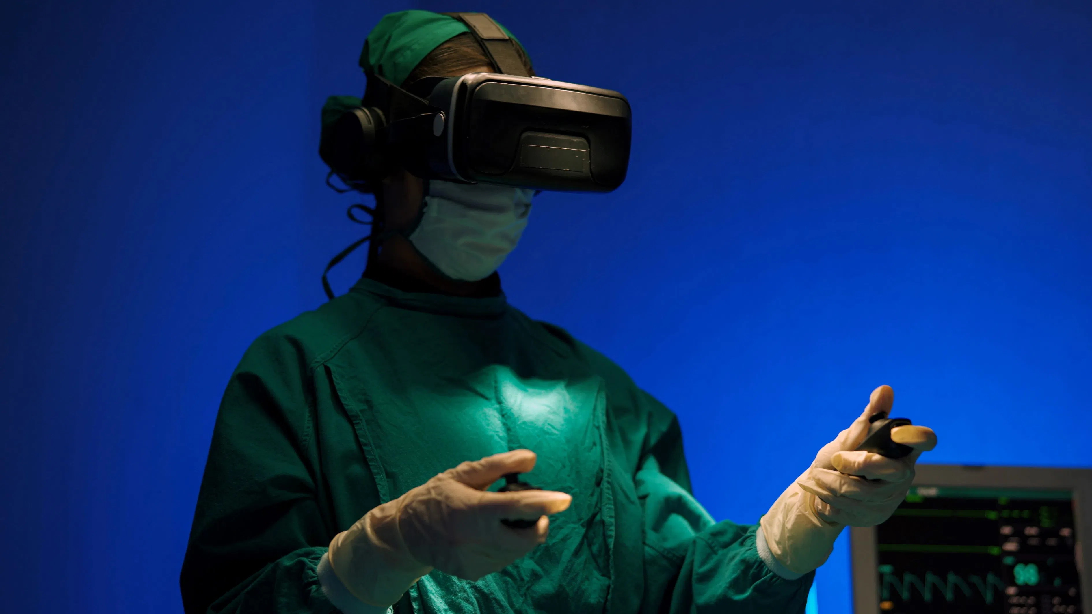 Хирурзи вече използват Vision Pro при операции. Какво може да се обърка?