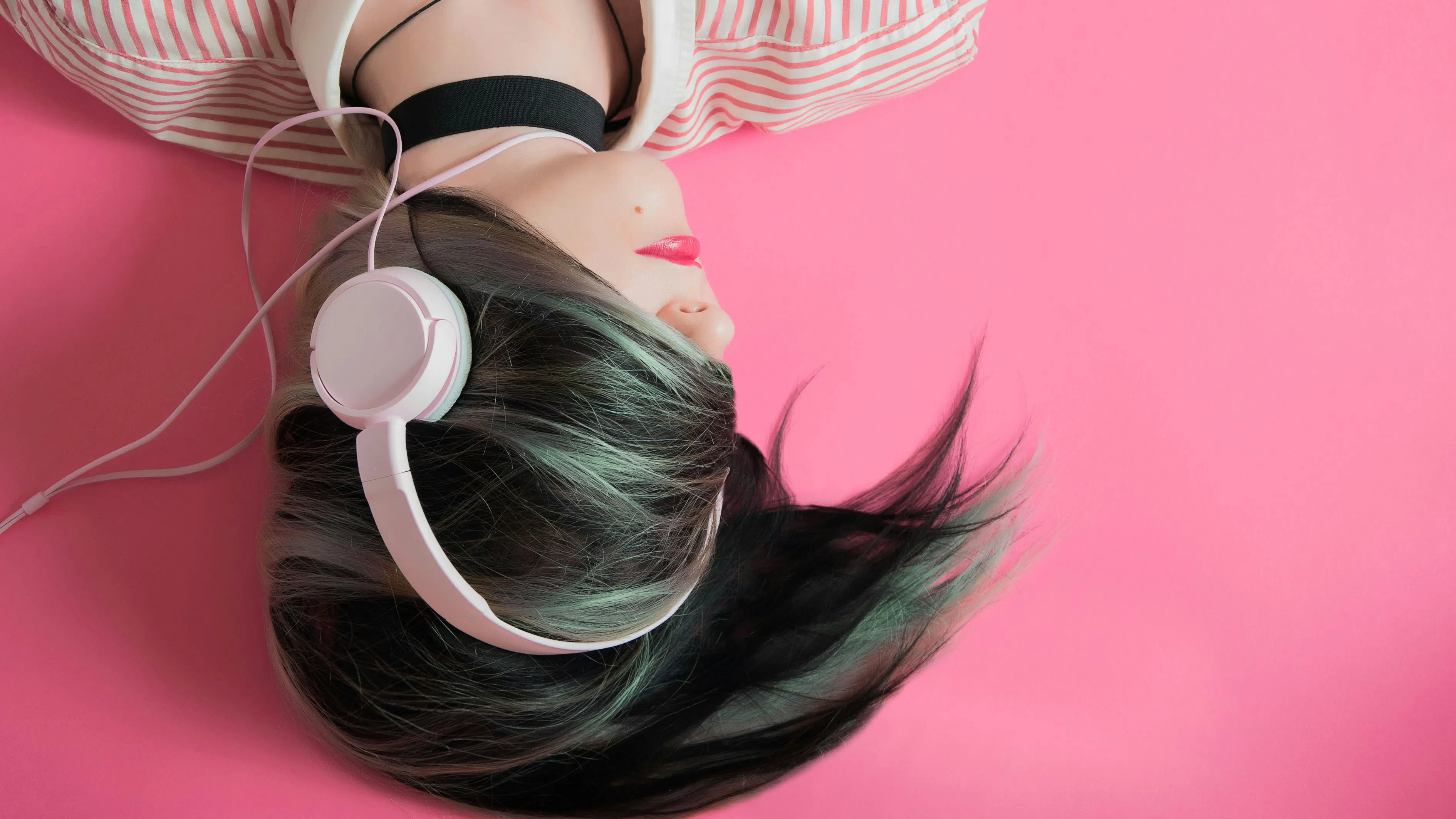 Как AI на Spotify ще разбере какво се случва в главата ви и ще намери подходящата песен