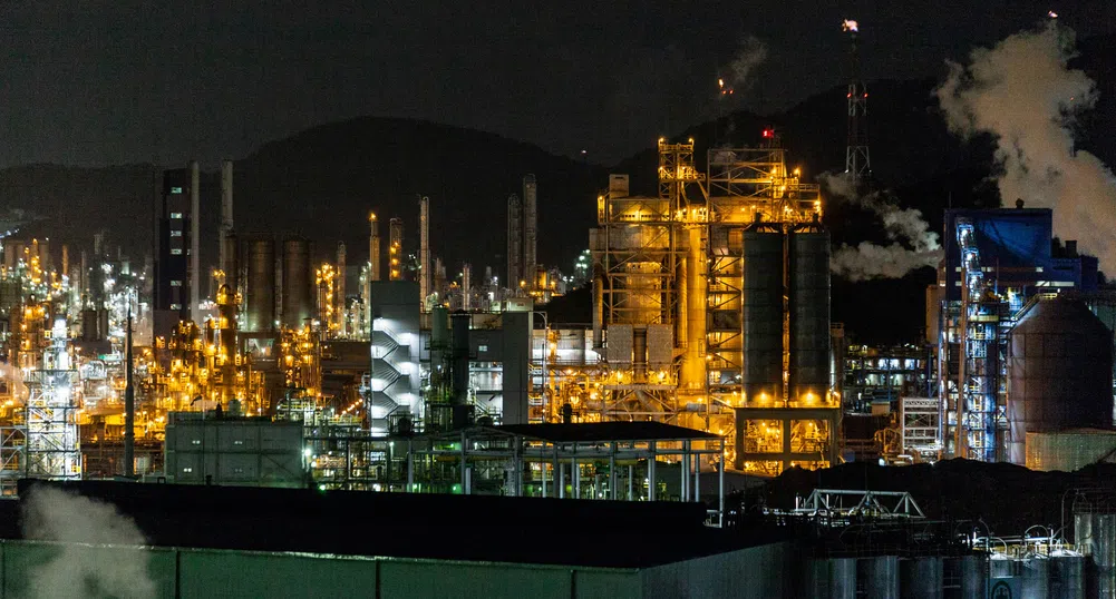 Вътрешни сблъсъци предизвикват криза в най-голямата рафинерия в Италия