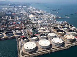 Засега Китай устоява на енергийната криза. Но цената започва да расте