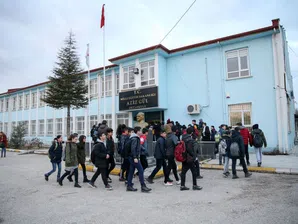 Най-малко 16 ранени при масова стрелба в училище в Турция