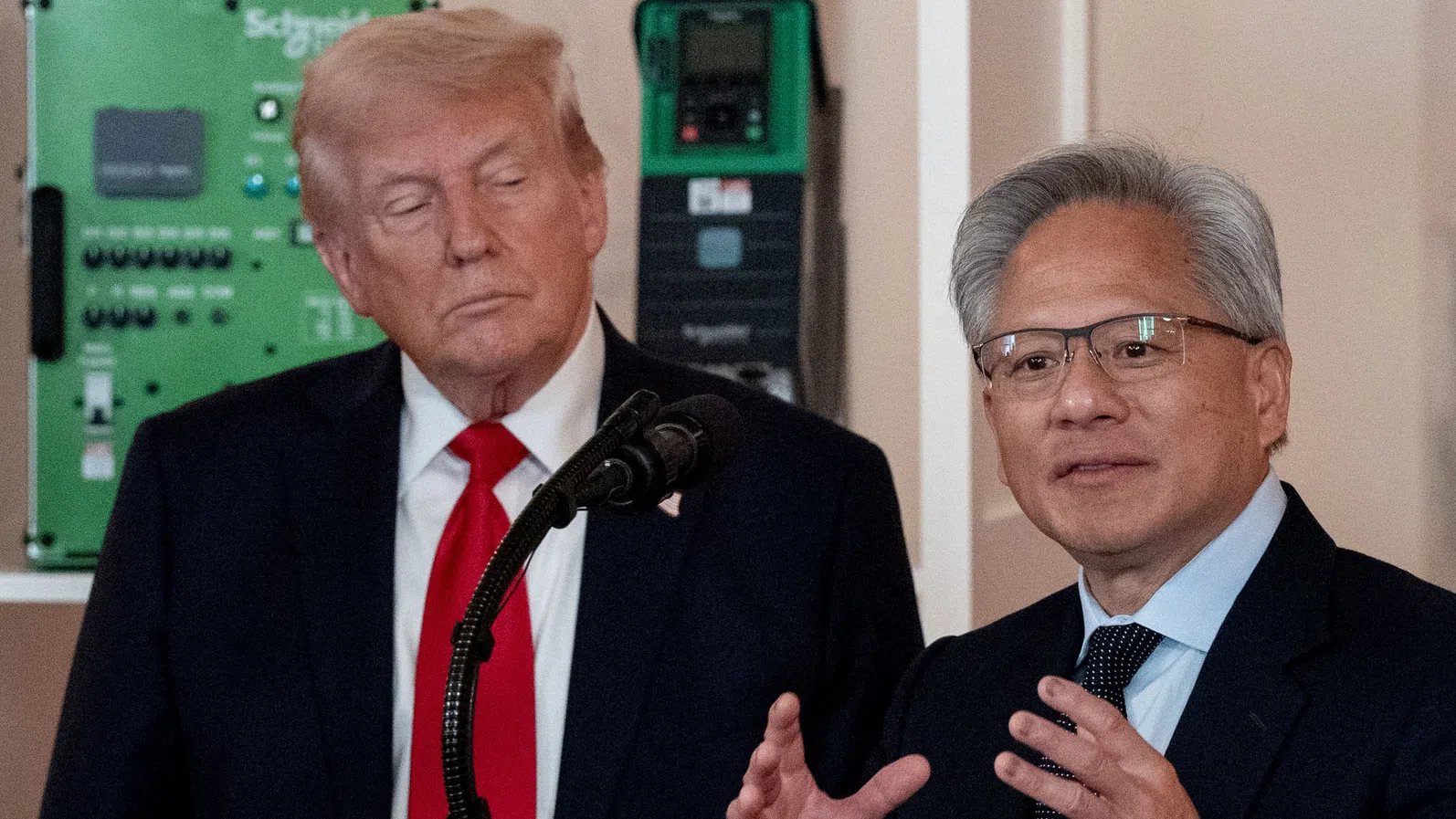 Тръмп дава зелена светлина на най-мощните американски AI чипове за Китай