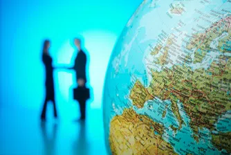 За 14-то поредно тримесечие то осигурява по-малко от 1/4 от приходите на Уолстрийт в най-големите местни банки