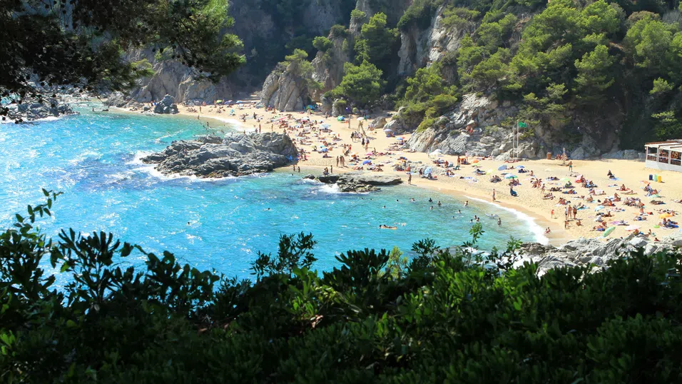 Любимите плажове на испанците са окупирани от чужденци